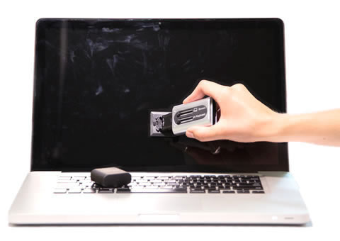 Laptop Pro screen and keyboard cleaner from Merton Global
